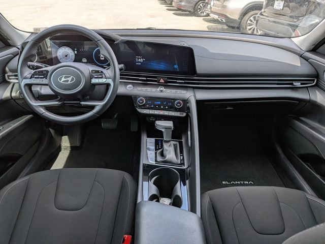 Certified 2025 Hyundai Elantra SEL image 14