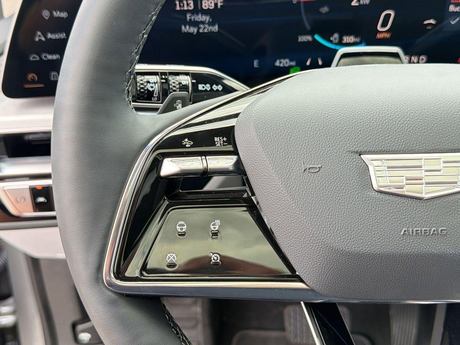 New 2025 Cadillac Lyriq Luxury RWD image 17
