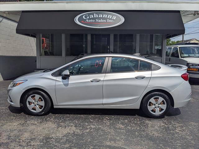 Used 2018 Chevrolet Cruze LS FWD image 2