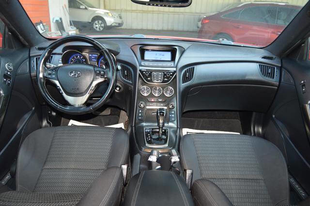 Used 2014 Hyundai Genesis 2.0T image 15