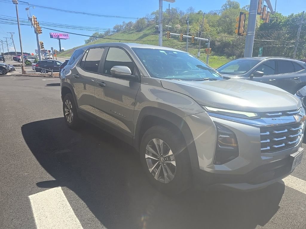 Used 2025 Chevrolet Equinox LT AWD/4WD image 5