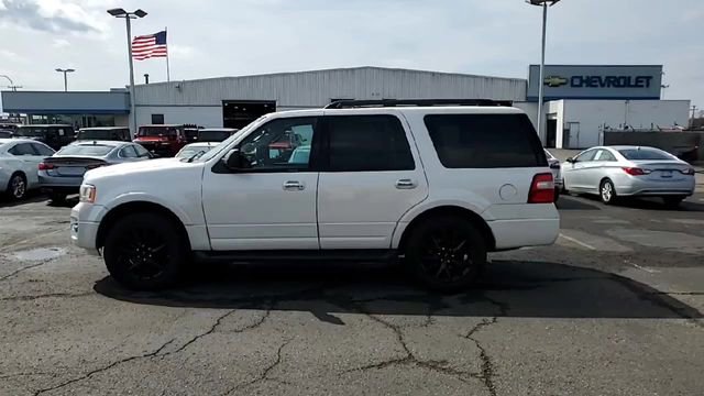 Used 2016 Ford Expedition XLT w/ Equipment Group 202A AWD/4WD image 5
