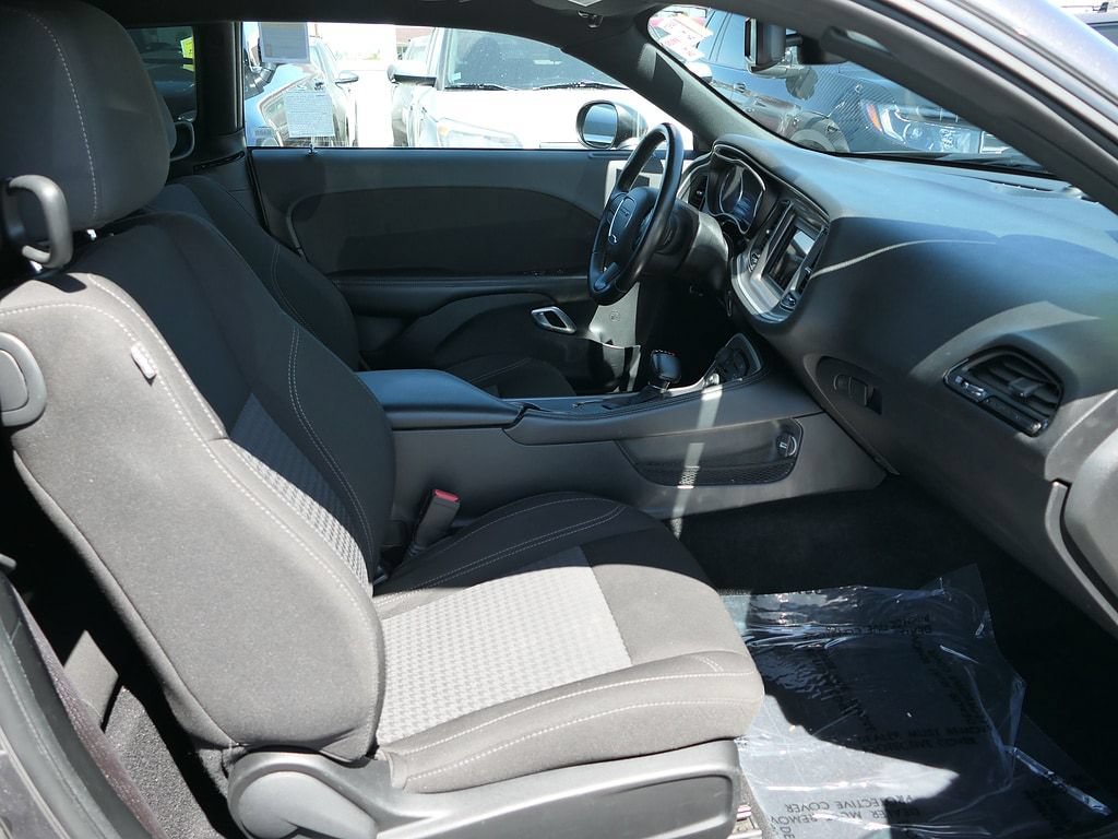 Used 2022 Dodge Challenger SXT RWD image 24