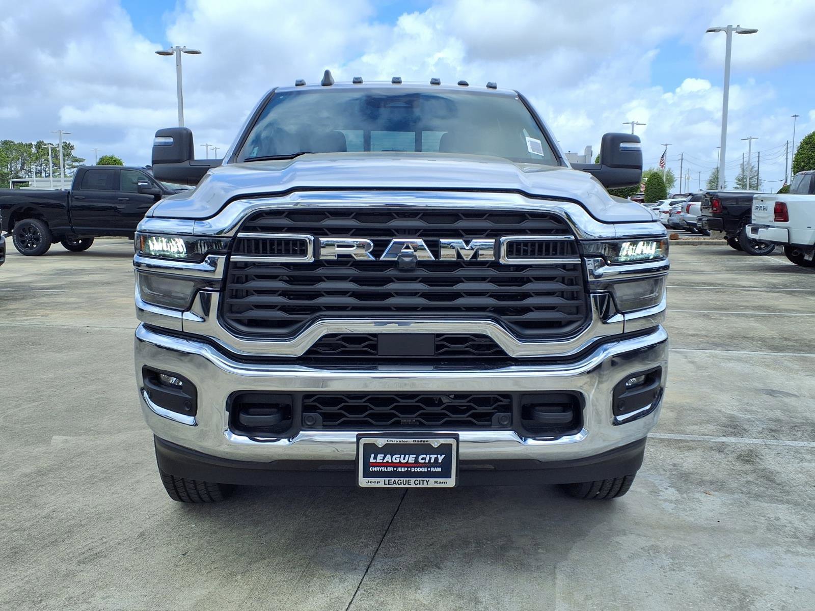 New 2026 RAM 2500 Tradesman AWD/4WD image 5