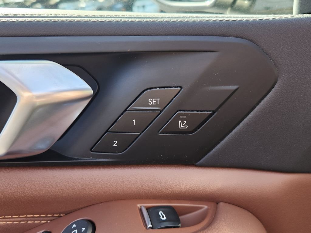 New 2026 BMW X5 xDrive50e image 17