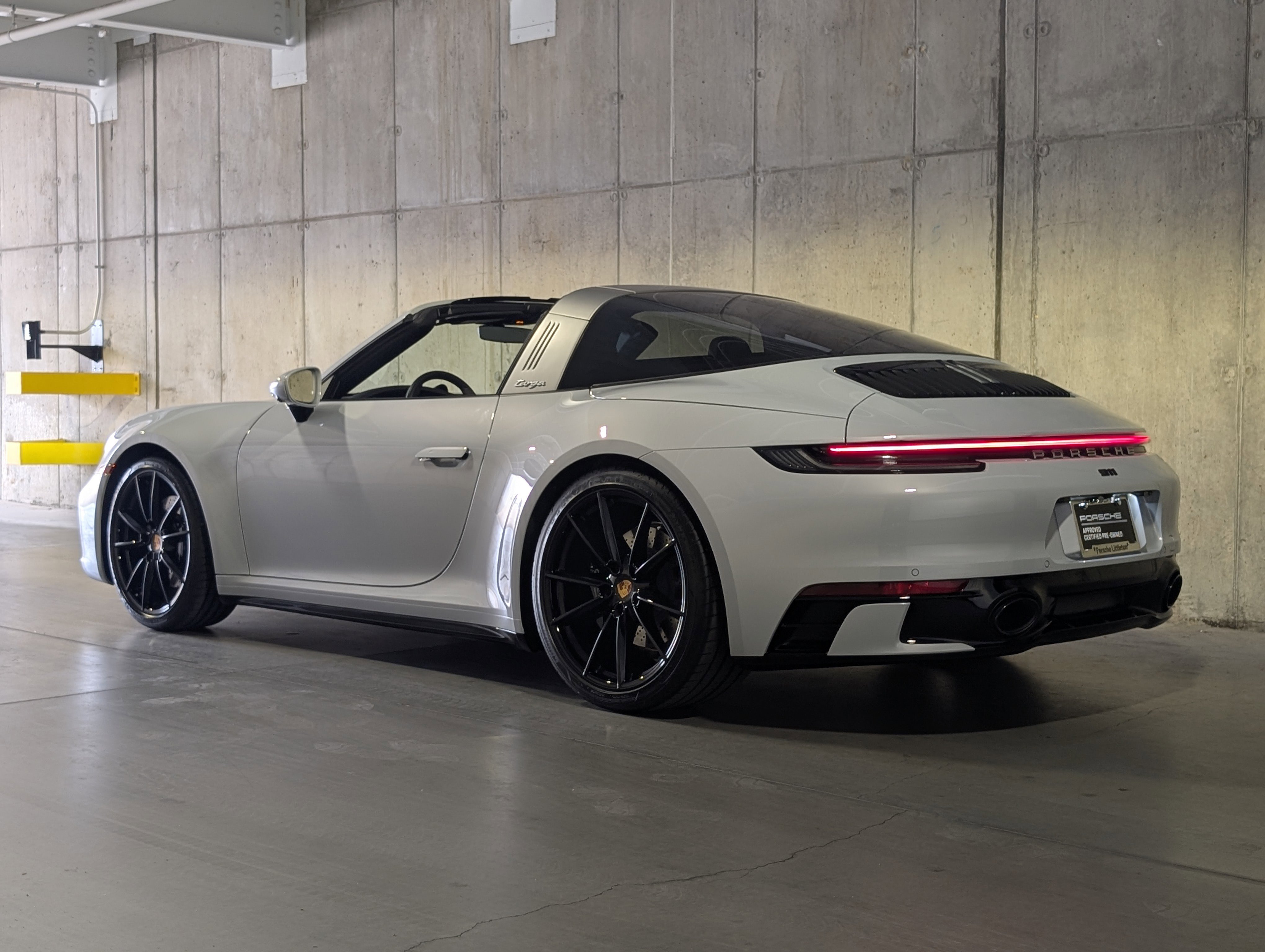 Certified 2024 Porsche 911 Targa 4S image 3