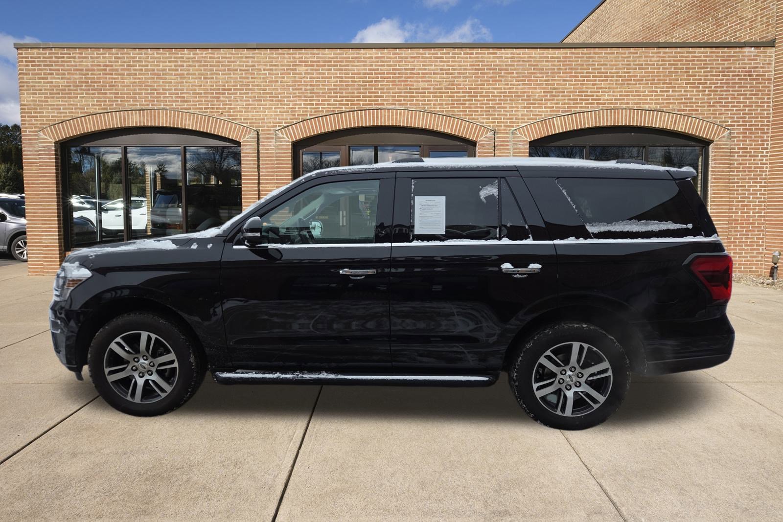 Used 2024 Ford Expedition Limited image 6