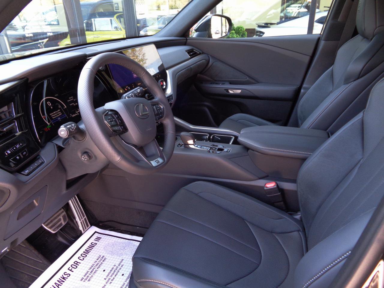 Used 2025 Lexus TX 500h AWD image 9