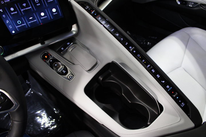 Used 2024 Chevrolet Corvette Stingray Preferred Conv w/ Z51 Performance Package RWD image 35