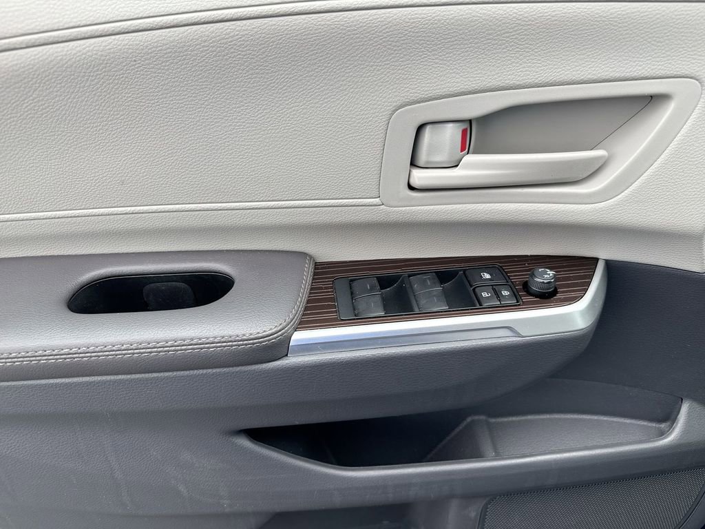 Used 2024 Toyota Sienna LE image 22