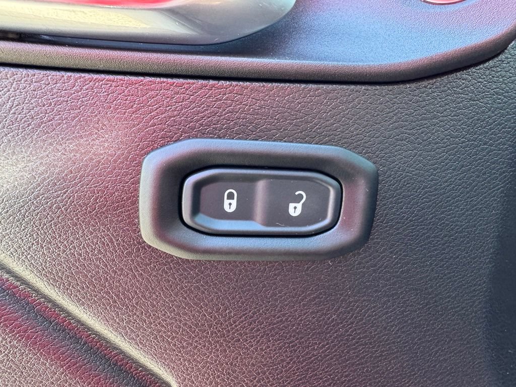 Used 2021 Jeep Gladiator Sport AWD/4WD image 13