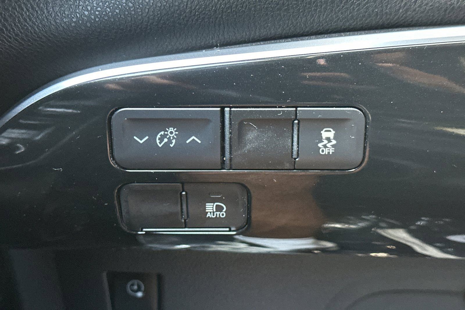 Used 2019 Toyota Prius Prime Premium FWD image 42