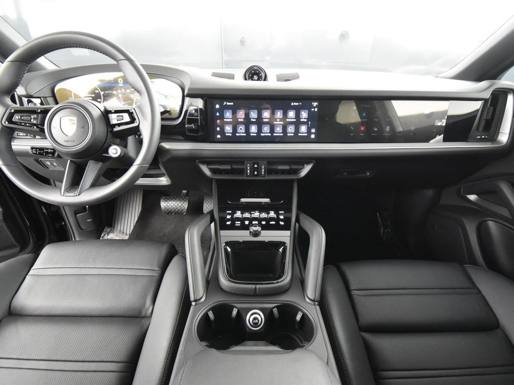 Used 2024 Porsche Cayenne Coupe image 17