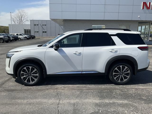 New 2026 Nissan Pathfinder Platinum w/ Cargo Package AWD/4WD image 5