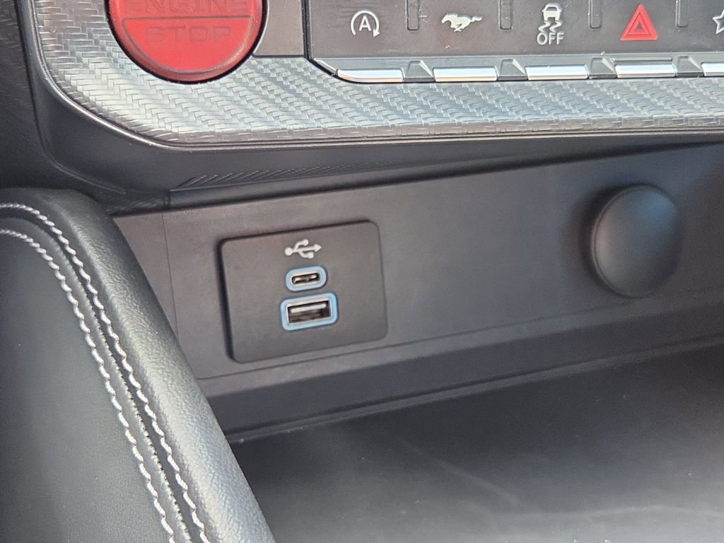Used 2025 Ford Mustang GT Premium image 31