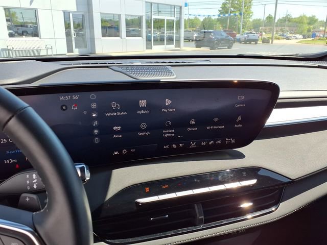 Used 2025 Buick Enclave Preferred image 9