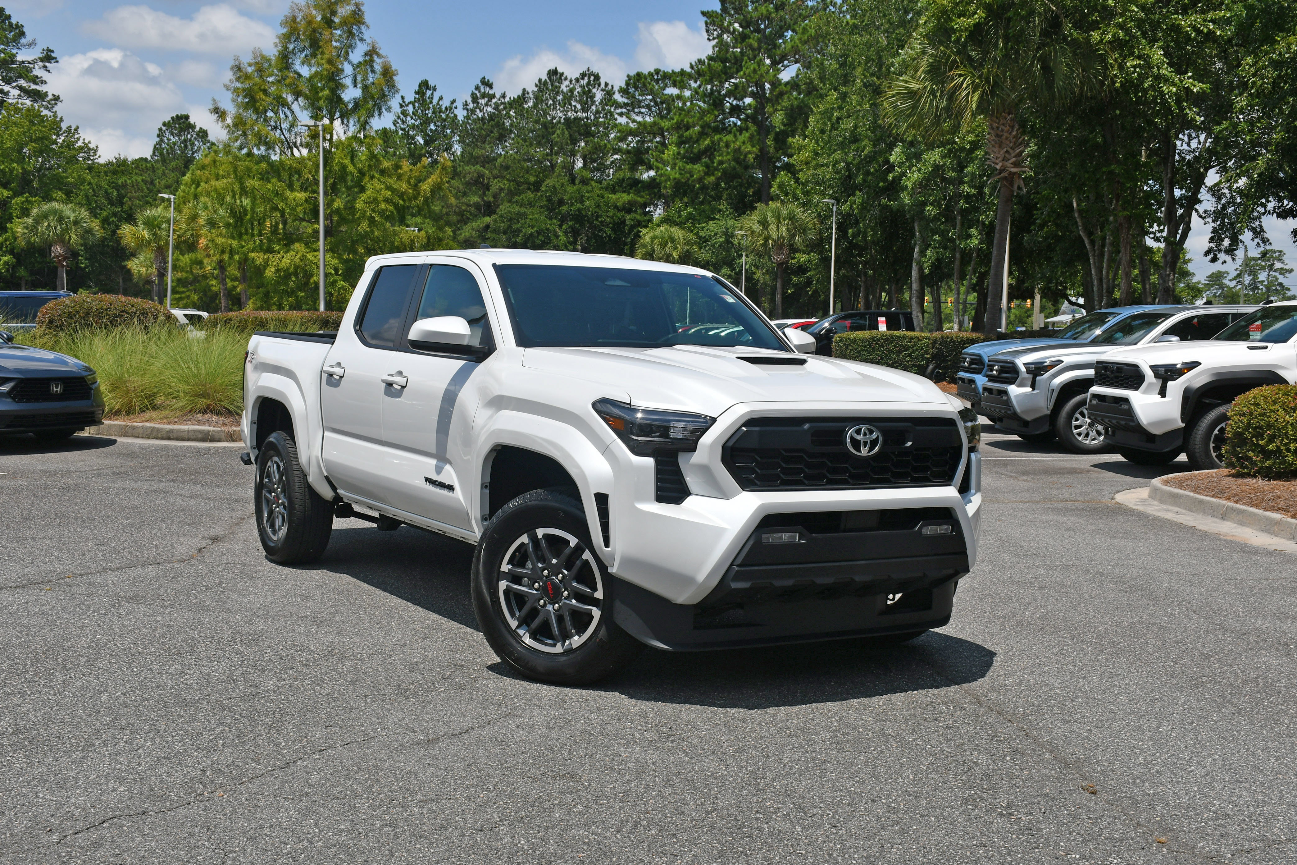 Used 2024 Toyota Tacoma TRD Sport AWD/4WD image 6