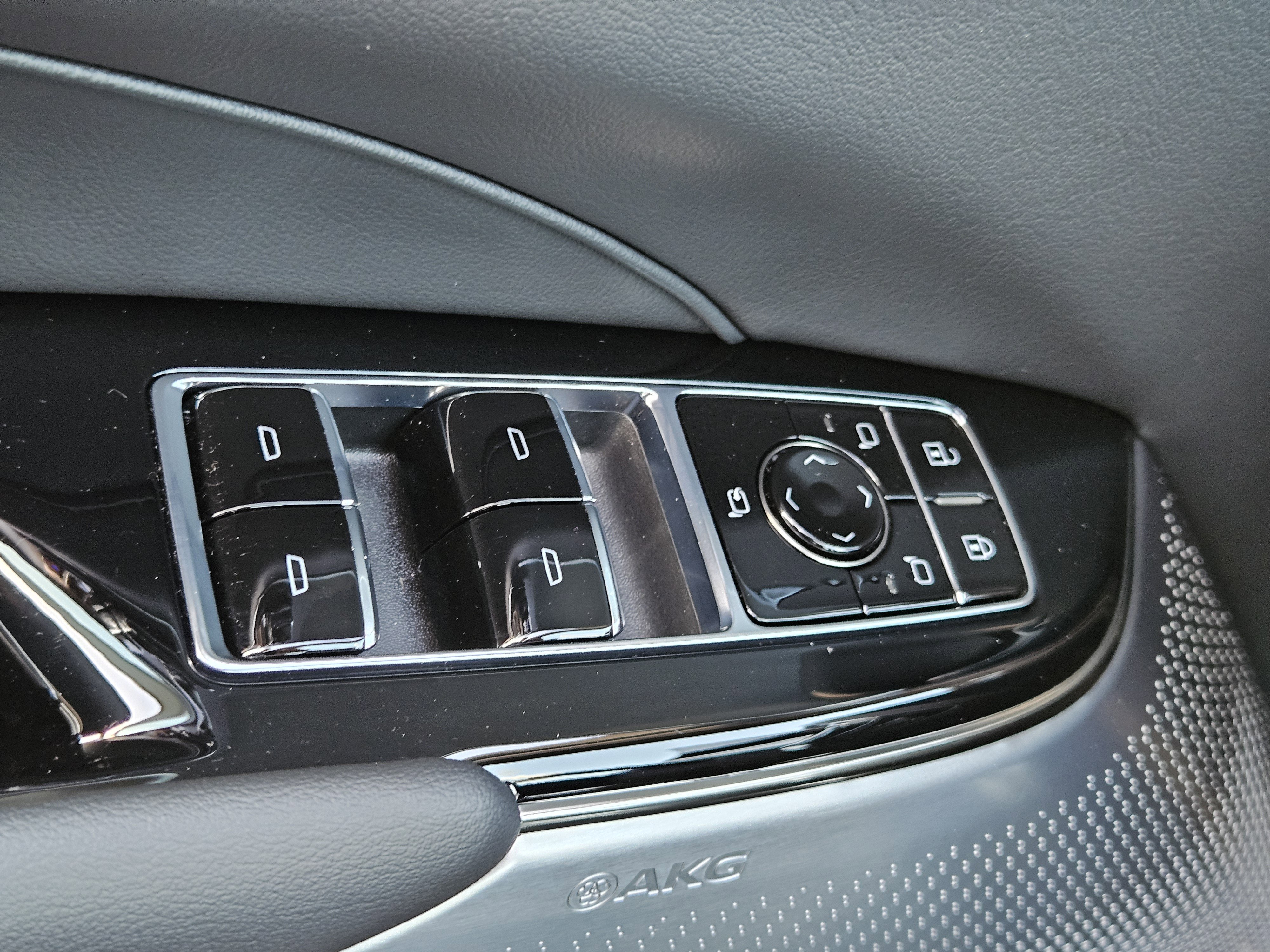 New 2026 Cadillac Lyriq V image 21