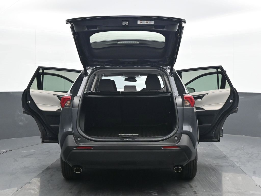 Used 2020 Toyota RAV4 XLE image 25