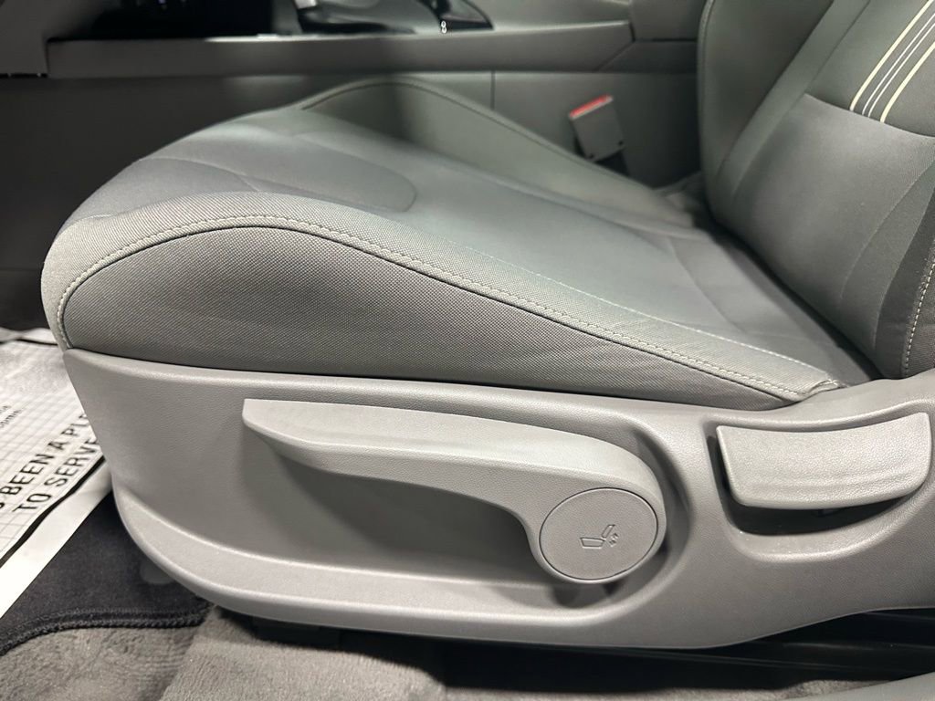 Used 2025 Hyundai Elantra SEL image 12