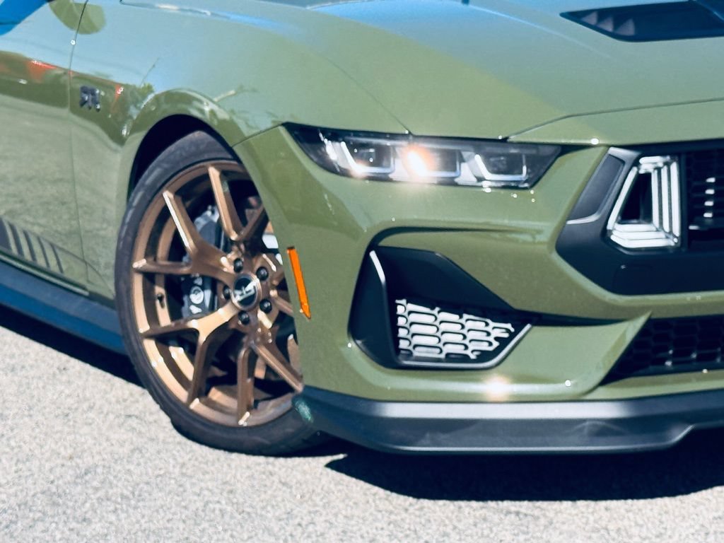 Used 2025 Ford Mustang GT Premium w/ GT Performance Package RWD image 4