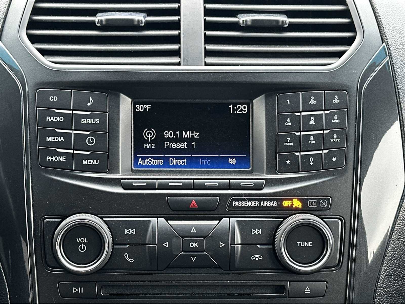 Used 2016 Ford Explorer XLT image 12