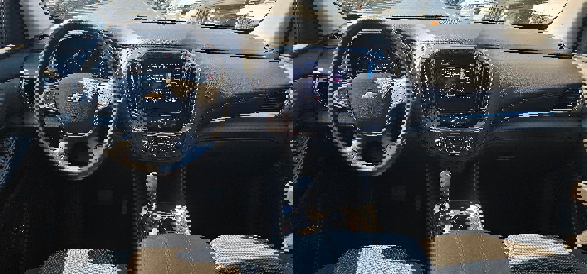 Used 2021 Chevrolet Traverse LT image 10