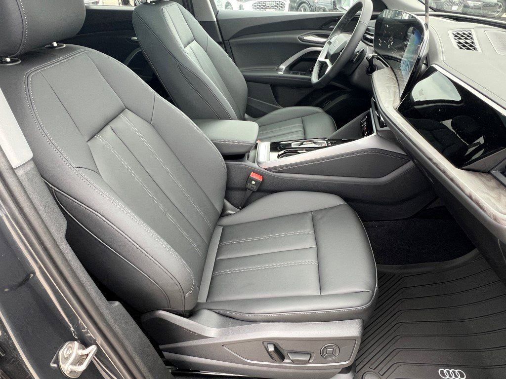New 2025 Audi Q5 2.0T Premium Plus image 9