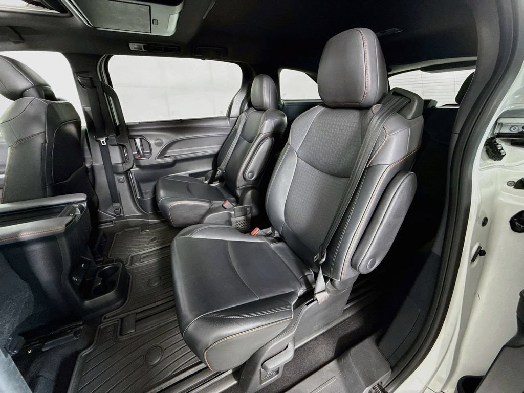 Used 2021 Toyota Sienna XSE w/ XSE Plus Package AWD/4WD image 30