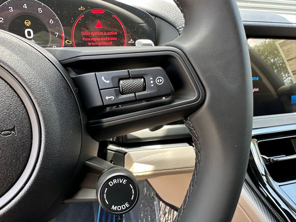 Used 2025 Porsche Panamera image 20