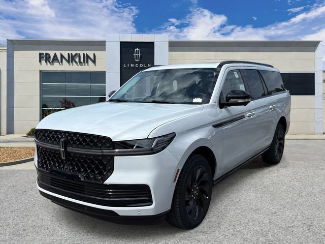 New 2026 Lincoln Navigator L Reserve w/ Jet Appearance Package AWD/4WD image 3