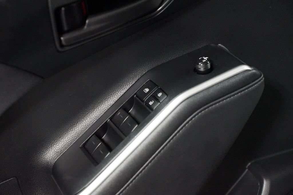 Certified 2024 Toyota Highlander LE FWD image 32