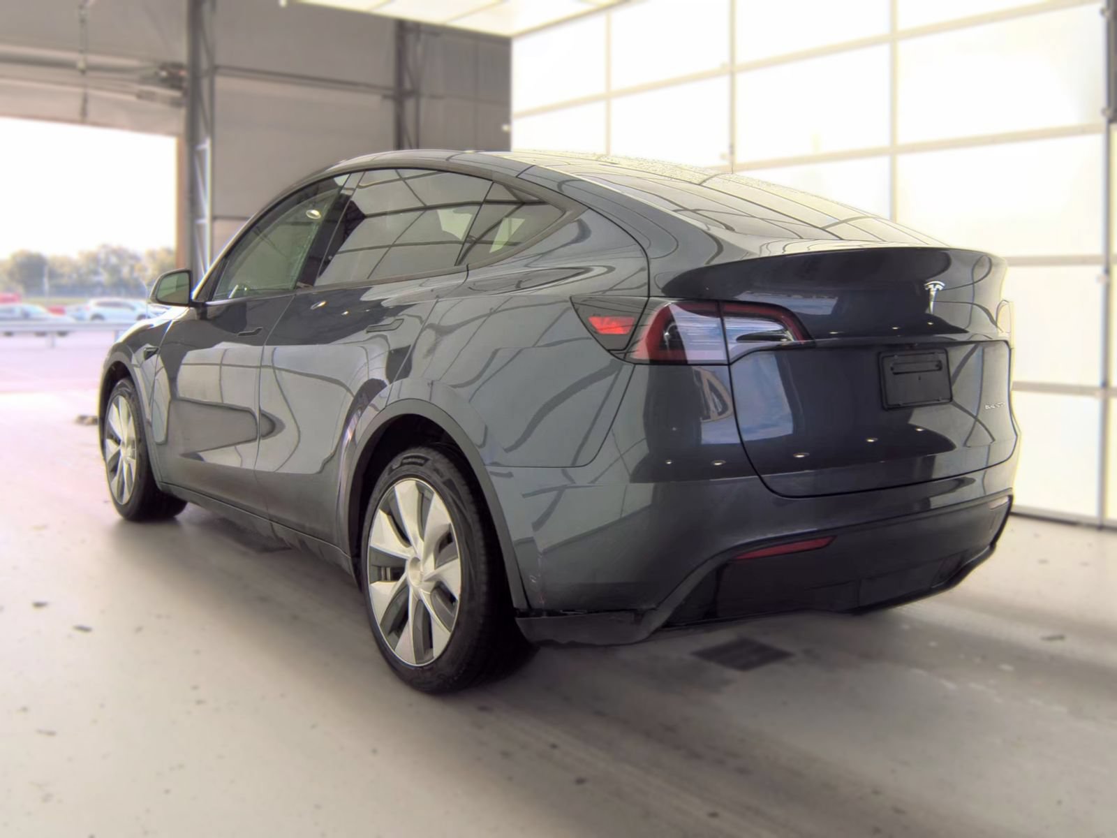 Used 2023 Tesla Model Y Long Range AWD/4WD image 6