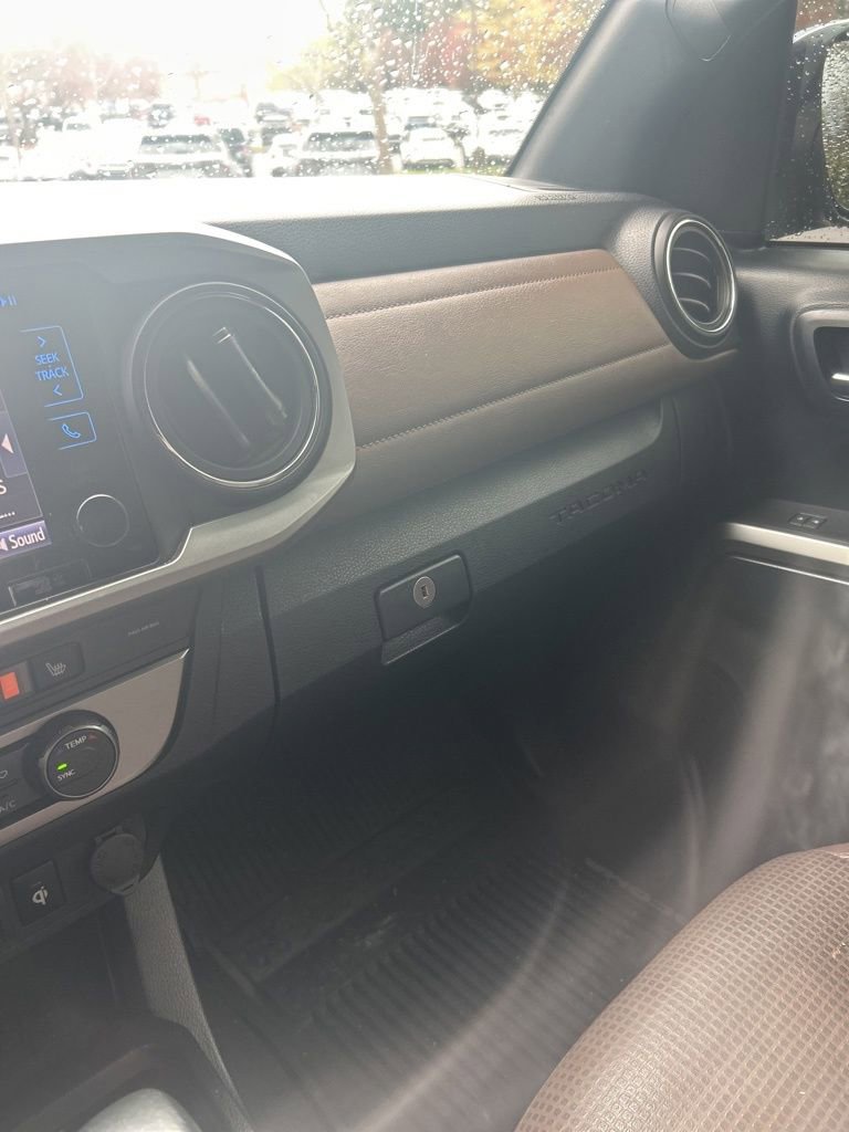 Used 2019 Toyota Tacoma Limited image 21