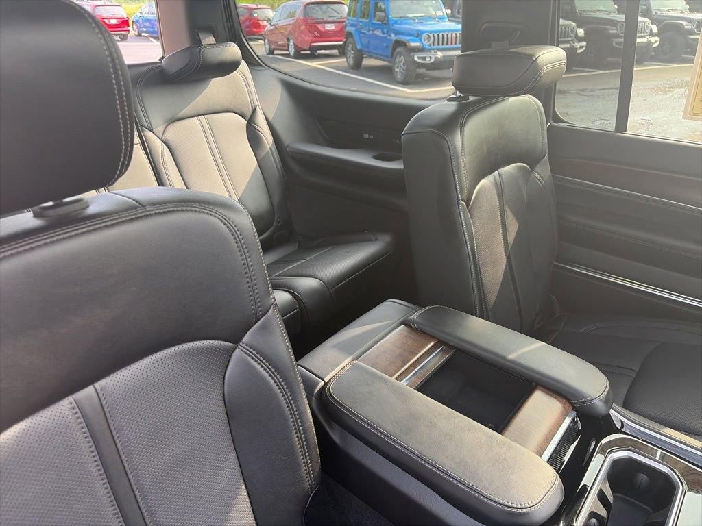 Used 2025 Jeep Grand Wagoneer 4WD image 17