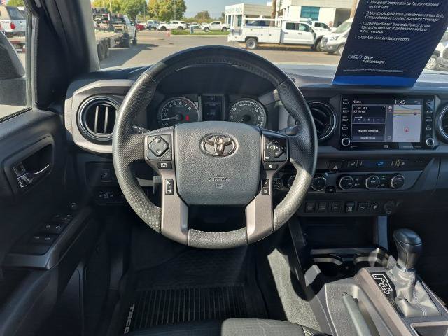 Used 2020 Toyota Tacoma TRD Off-Road w/ TRD Premium Off Road Package AWD/4WD image 13