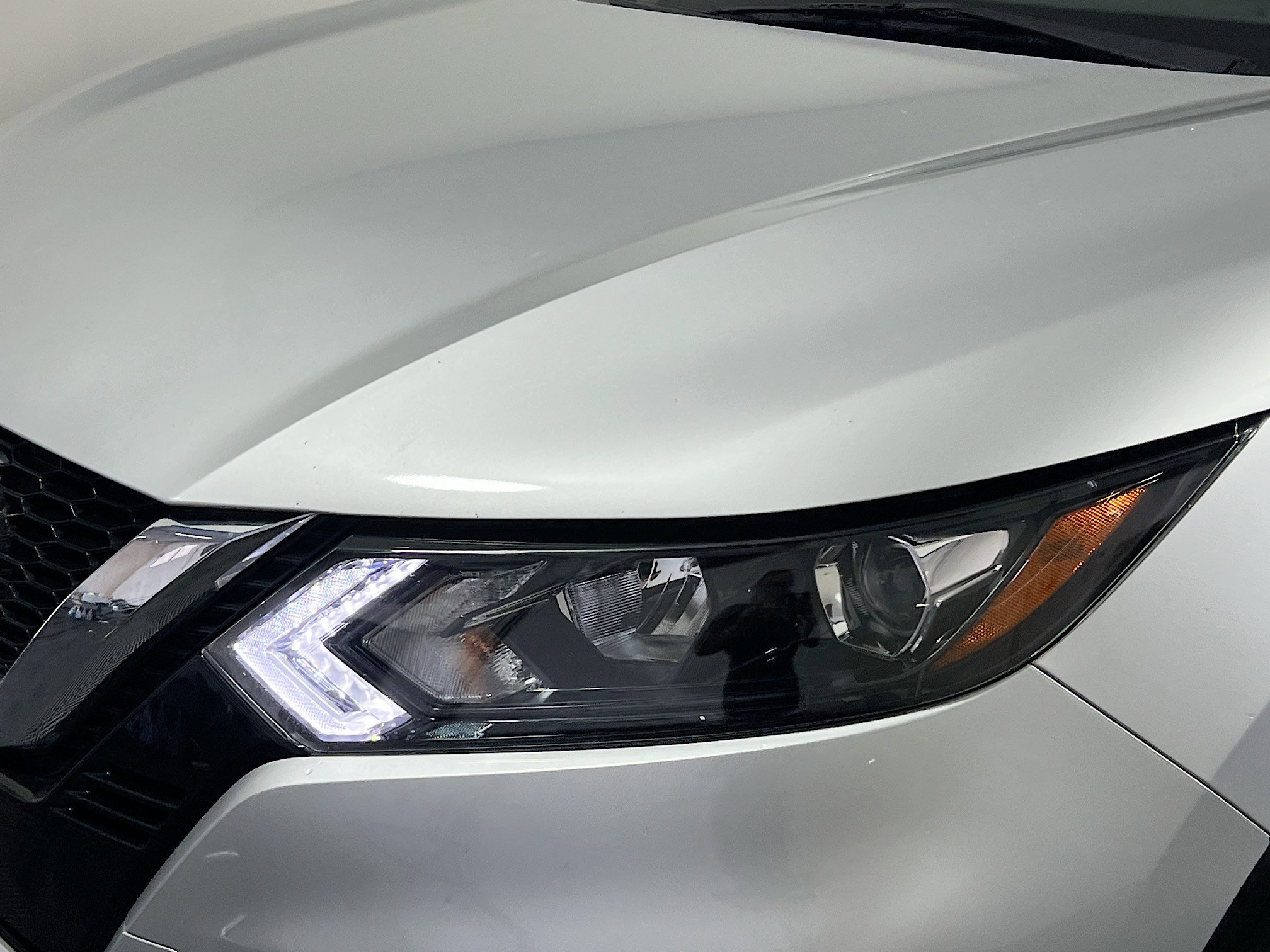 Used 2022 Nissan Rogue Sport SV w/ Technology Package image 11