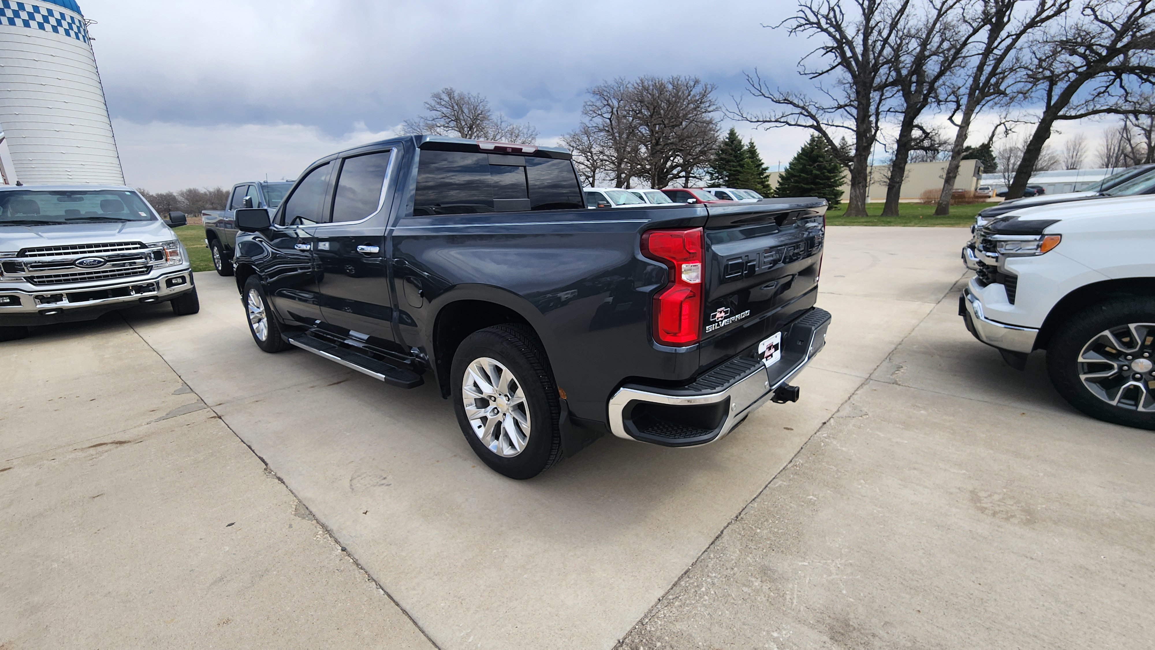 Used 2019 Chevrolet Silverado 1500 LTZ w/ LTZ Premium Package image 9
