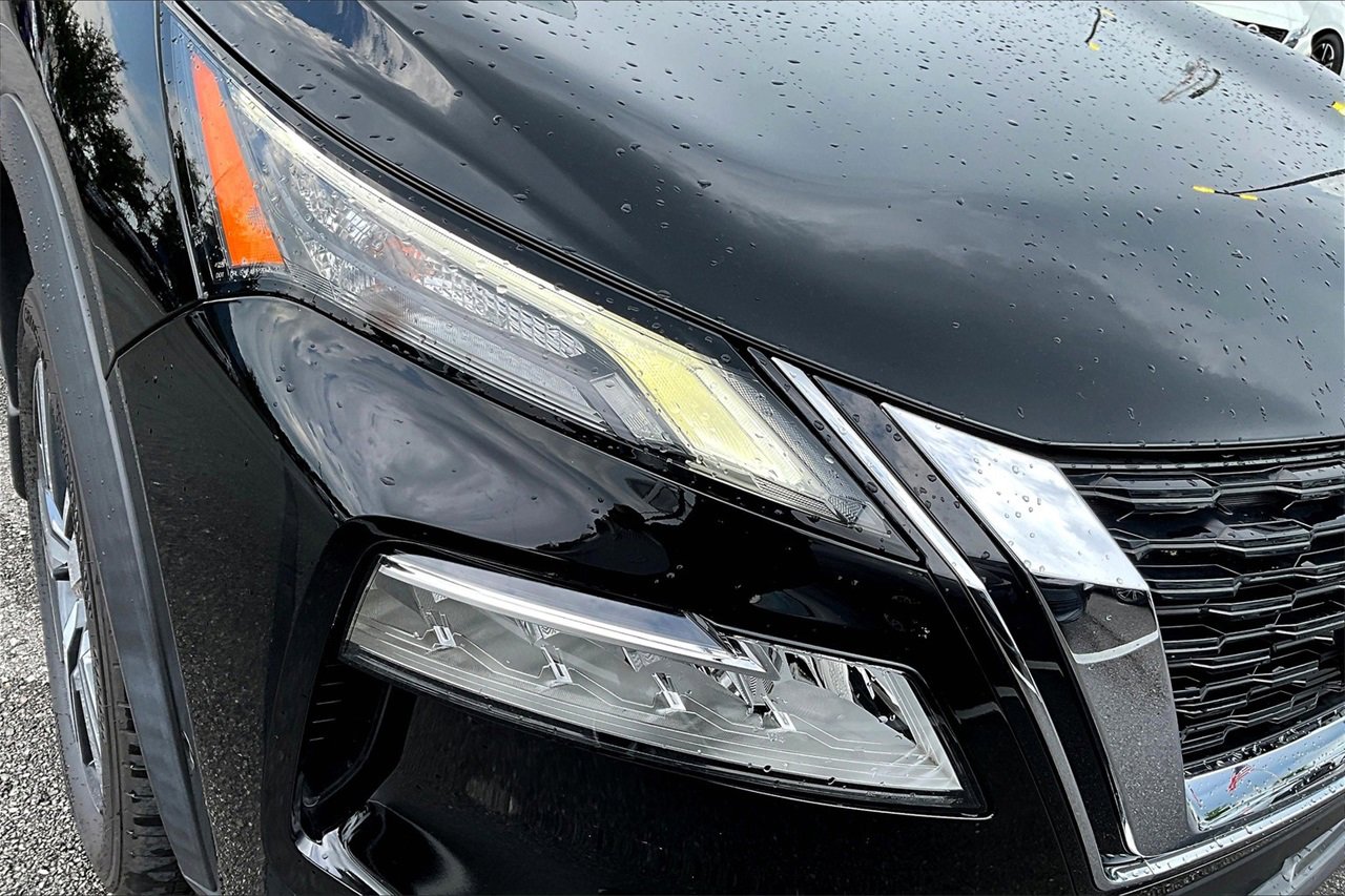 Used 2023 Nissan Rogue SL w/ SL Premium Package image 32