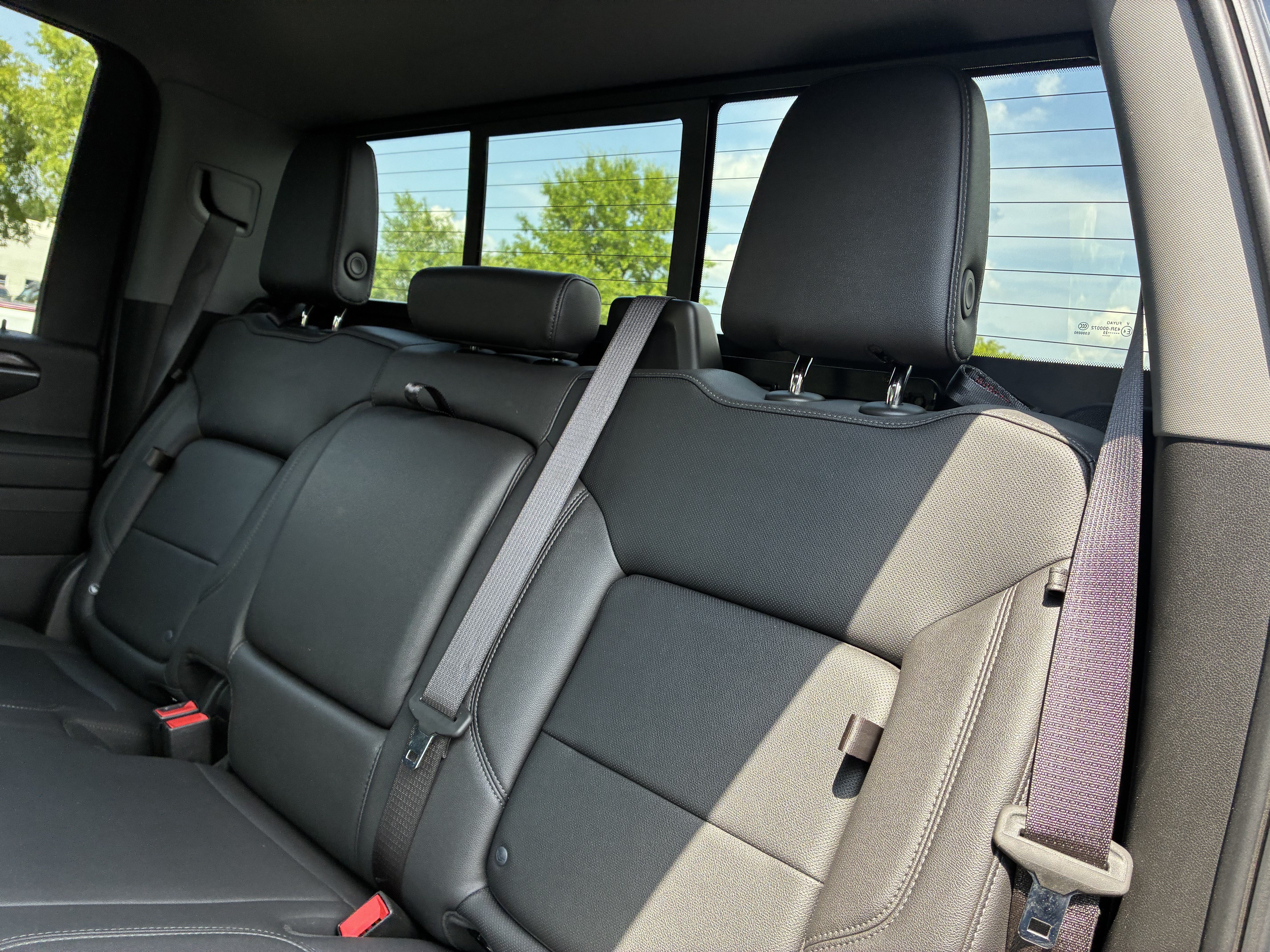 Used 2024 Chevrolet Silverado 2500 LTZ w/ LTZ Convenience Package AWD/4WD image 15
