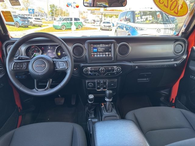 Used 2023 Jeep Wrangler Unlimited w/ Convenience Group AWD/4WD image 10