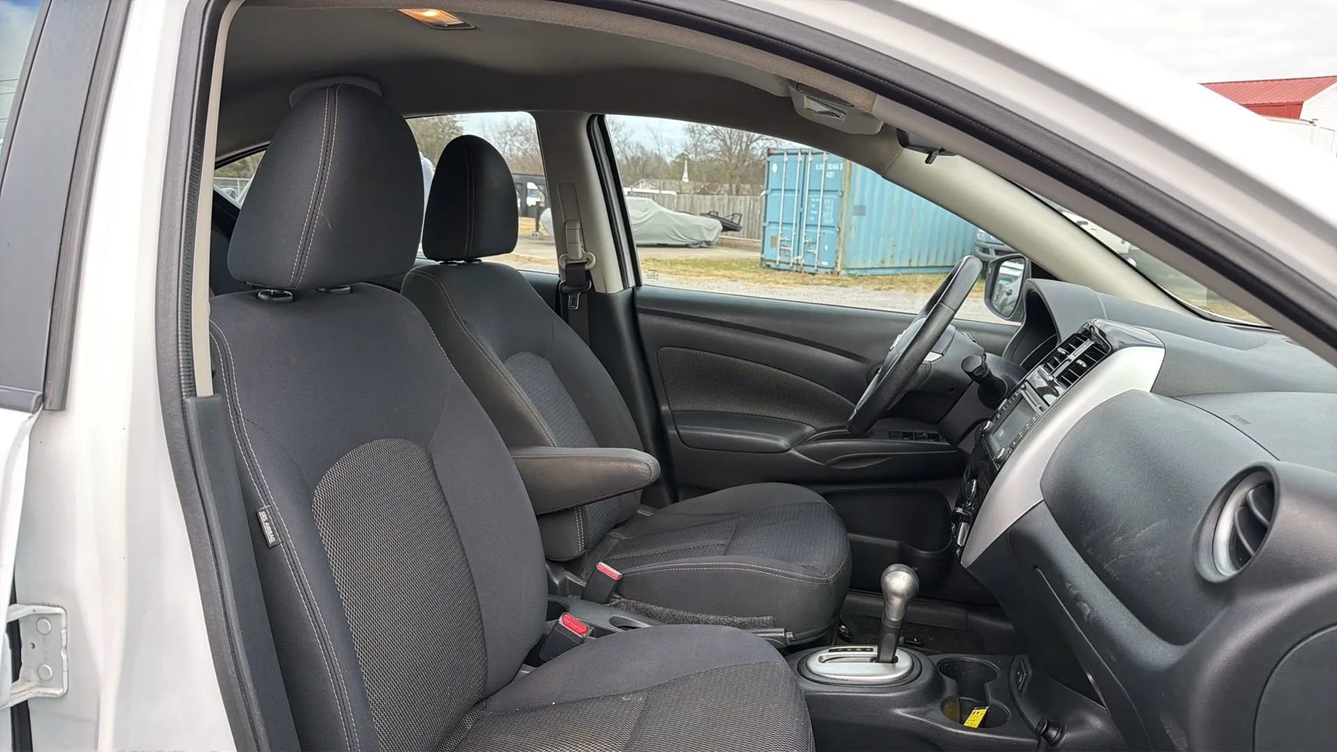 Used 2017 Nissan Versa SL image 13