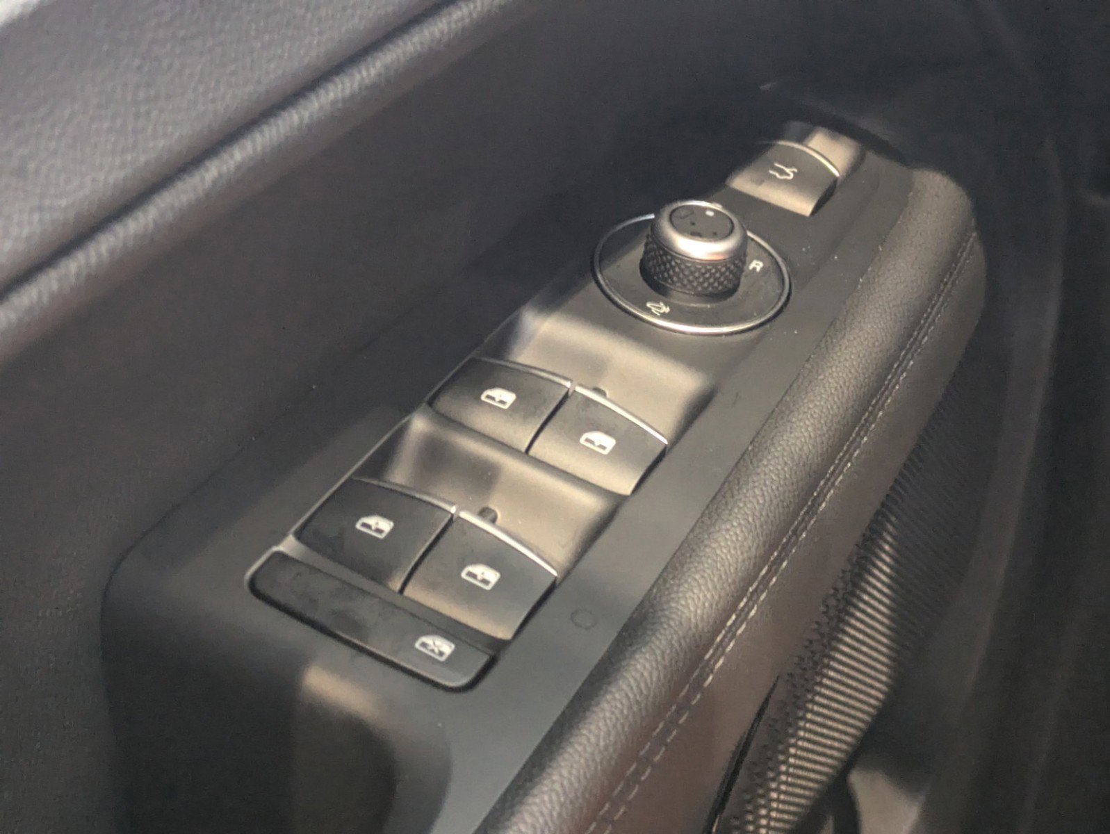 New 2025 Alfa Romeo Stelvio Sprint w/ Veloce Package image 21
