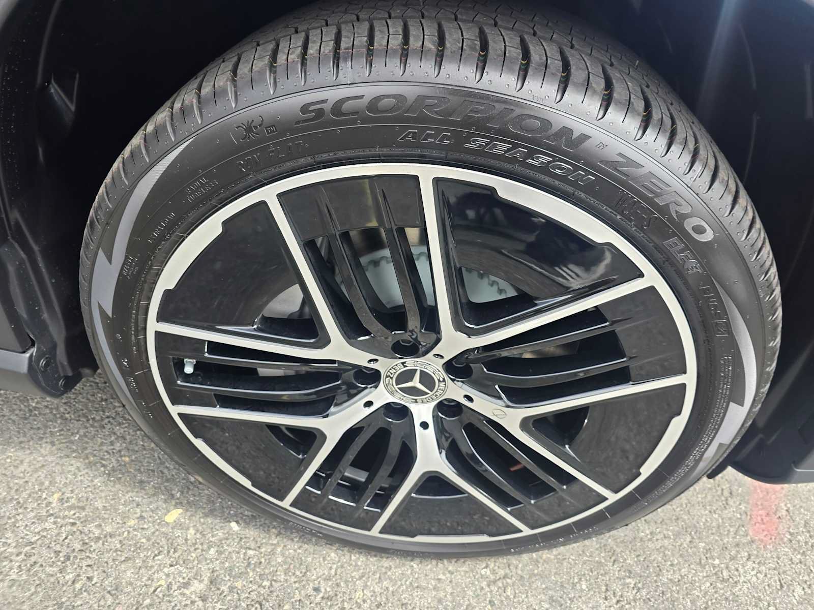 New 2027 Mercedes-Benz EQE 320 4MATIC SUV image 9