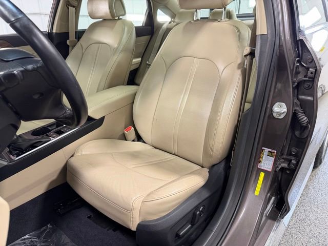 Used 2015 Hyundai Sonata Limited w/ Option Group 06 FWD image 24