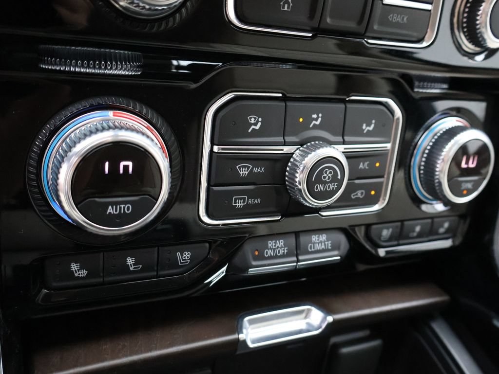 Certified 2021 GMC Yukon XL Denali w/ Advanced Technology Package AWD/4WD image 23