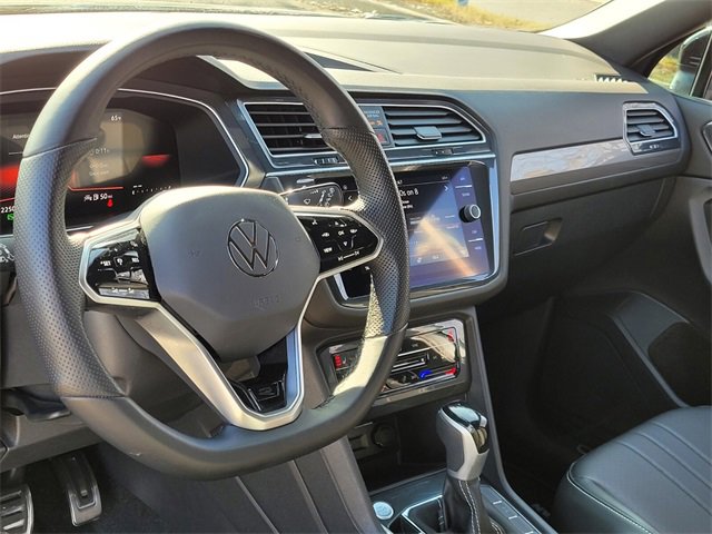 Used 2024 Volkswagen Tiguan SE R-Line image 10