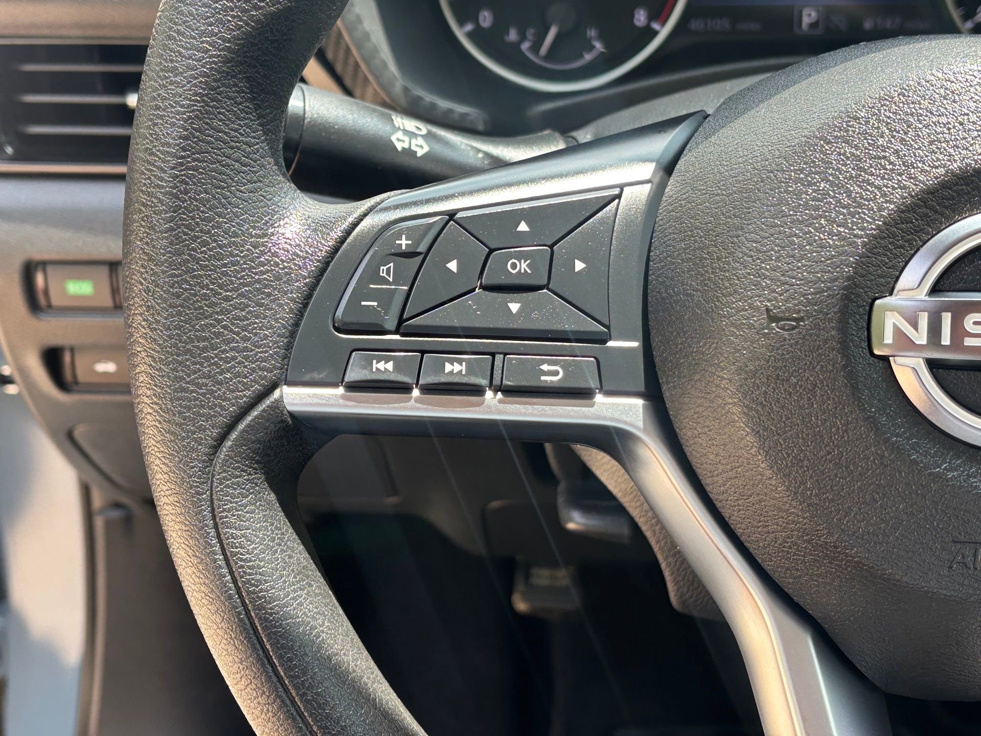 Used 2024 Nissan Sentra SV FWD image 15