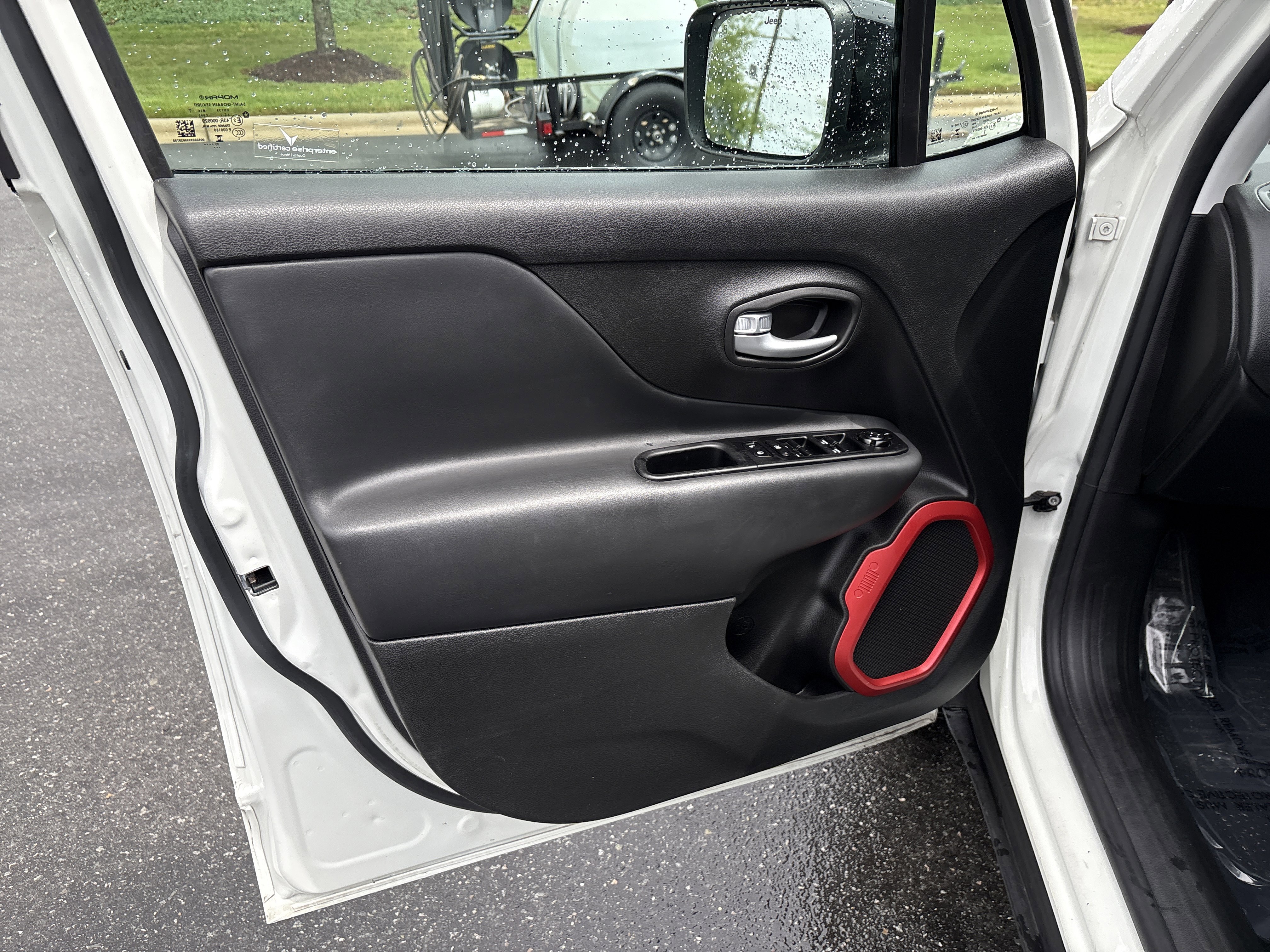 Certified 2023 Jeep Renegade Trailhawk AWD/4WD image 14