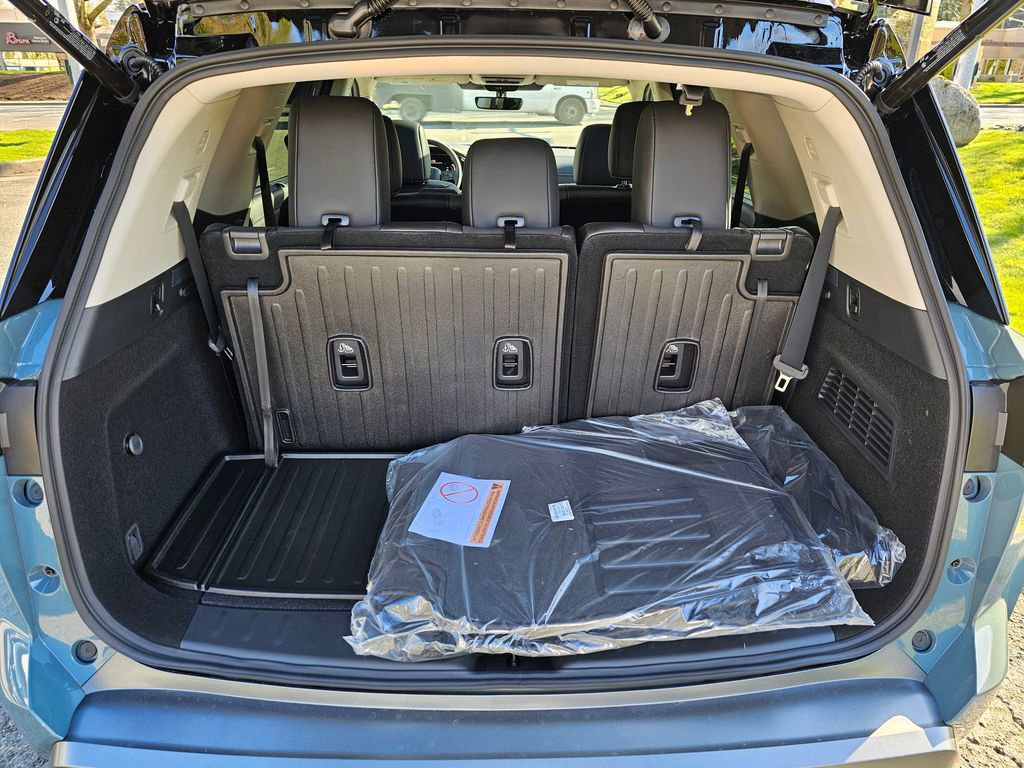 New 2026 Nissan Pathfinder Platinum AWD/4WD image 24